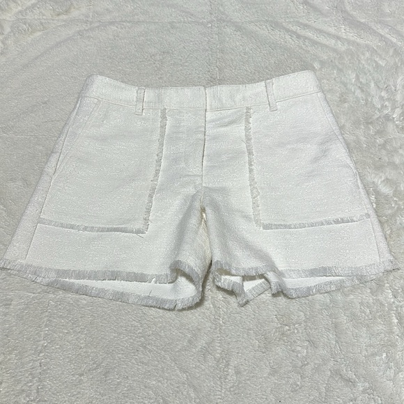 Ann Taylor | size 6 | white dress shorts - Picture 2 of 8